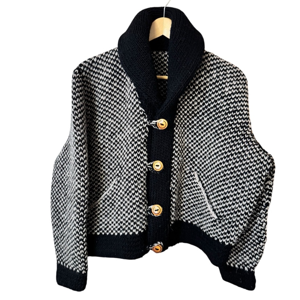 Vintage 1980s Handmade 100% Wool Boxy Cropped Chunky Knit Cardigan small